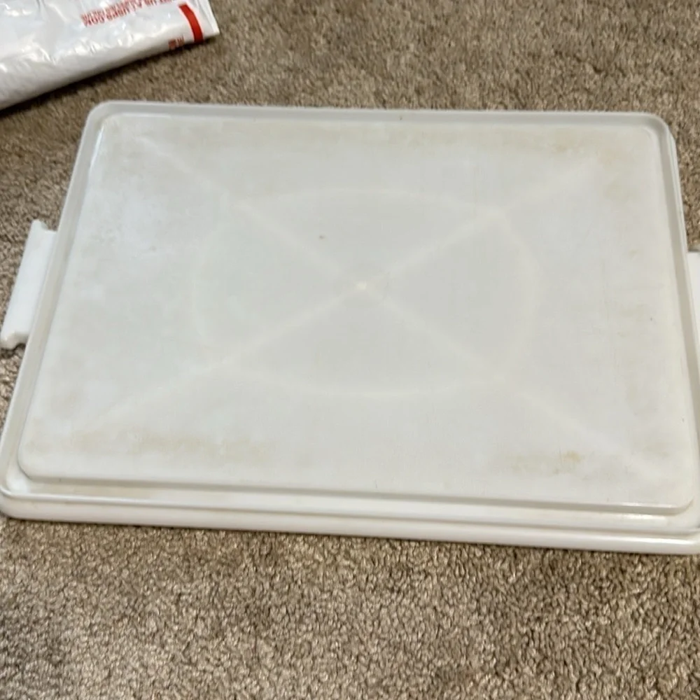 Vintage Tupperware white Cake Carrier Rectangular With Handle